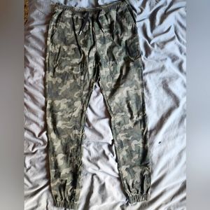 Zanerobe camo joggers